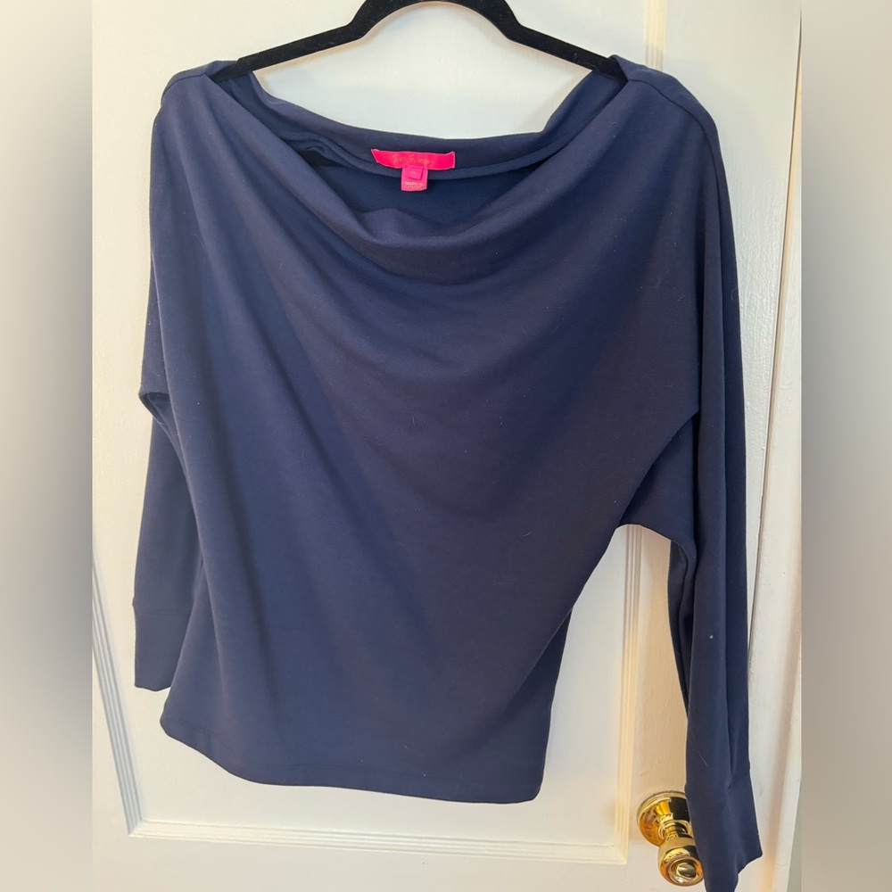 Lilly Pulitzer navy boat neck top. Medium.